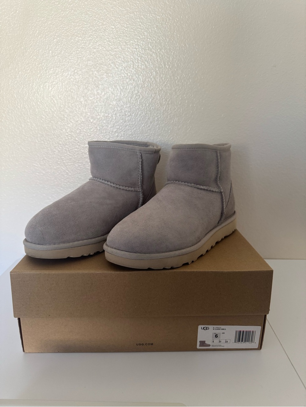 UGG Short Suede Boot in Light Gray